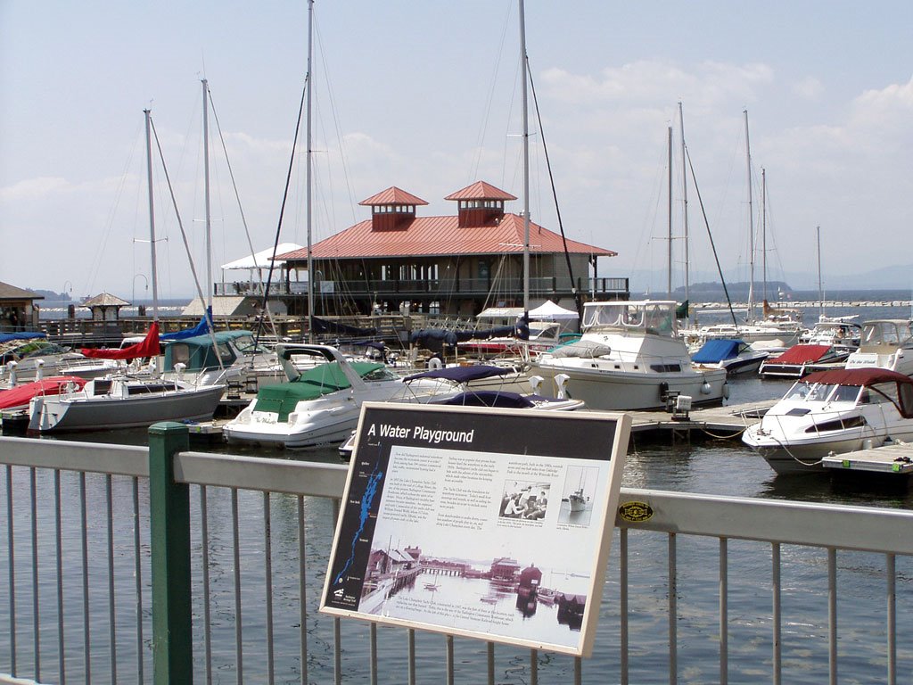 The Boathouse on the Burlington, Vermont waterfront, Берлингтон