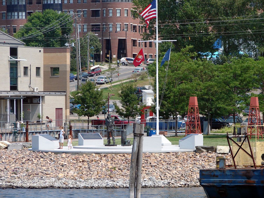 The US Navy Memorial on the Burlington, Vermont waterfront, Берлингтон