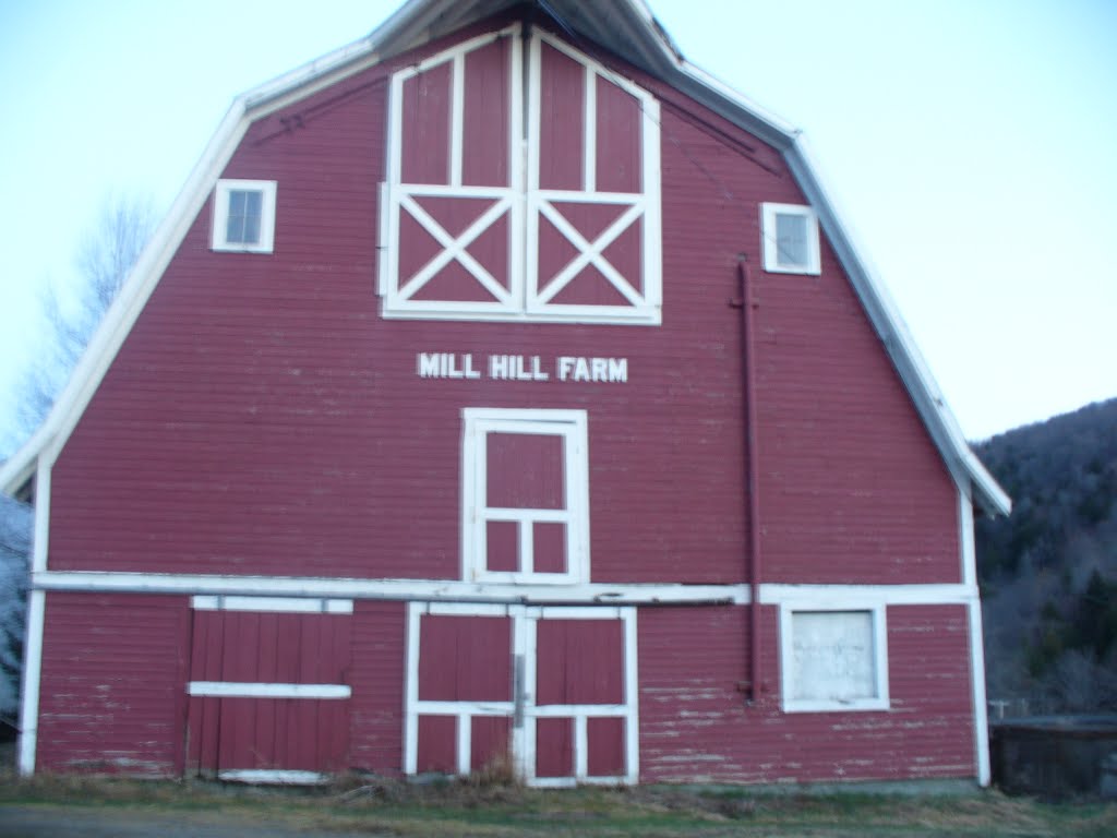 Mill Hill Farm barn, Олбани-Центр