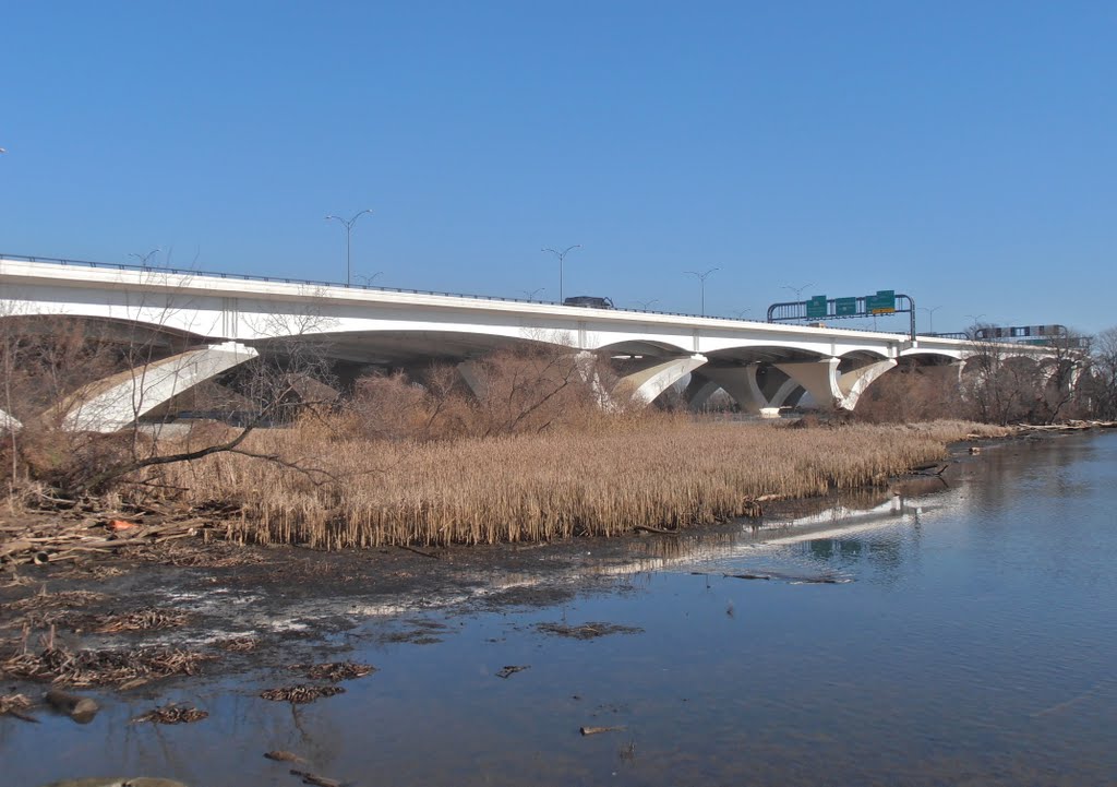 Wilson Bridge, Александрия