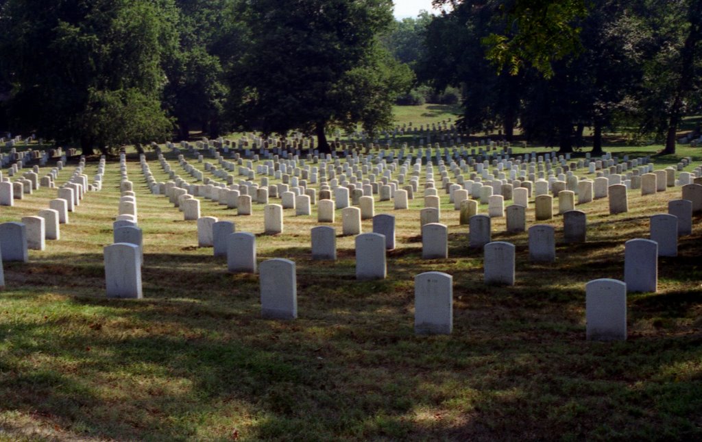 1995 8 Washington, Cimitero di Arlington, Арлингтон