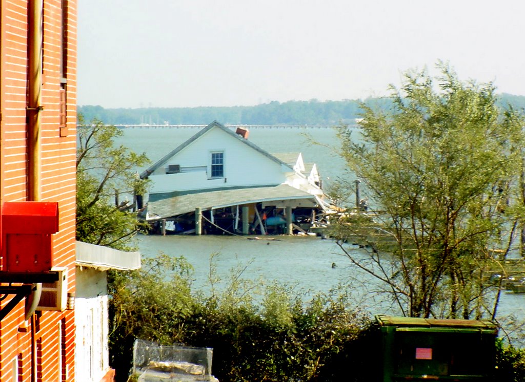 Boat House after Hurricane Isabel (historical), Йорктаун