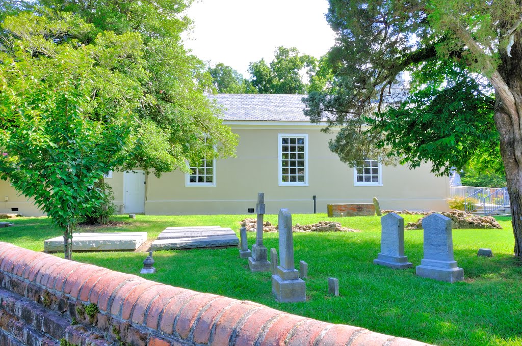 VIRGINIA: YORK COUNTY: YORKTOWN: Grace Episcopal Church (1697), 111 Church Street cemetery, Йорктаун