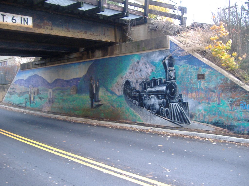 Railroad bridge over Crozet Ave in Crozet, Virginia, Крозет