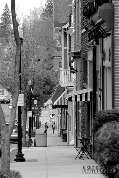 A view of Downtown Marion, Virginia on Wednesday, April 20, 2011. Photo Copyright 2011 Jason Barnette -- Purchase prints of this photo and more at www.jasonbarnettephotography.com, Марион