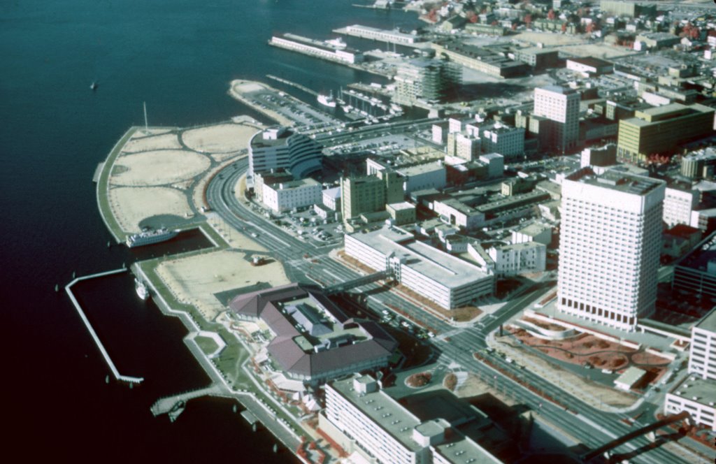 Aerial View of Downtown - photo taken in color infrared film in 1984, Норфолк