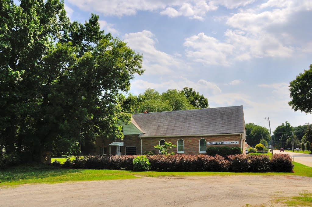 VIRGINIA: NEWPORT NEWS: Open Door Baptist Church, 14 Deep Creek Road, Ньюпорт-Ньюс