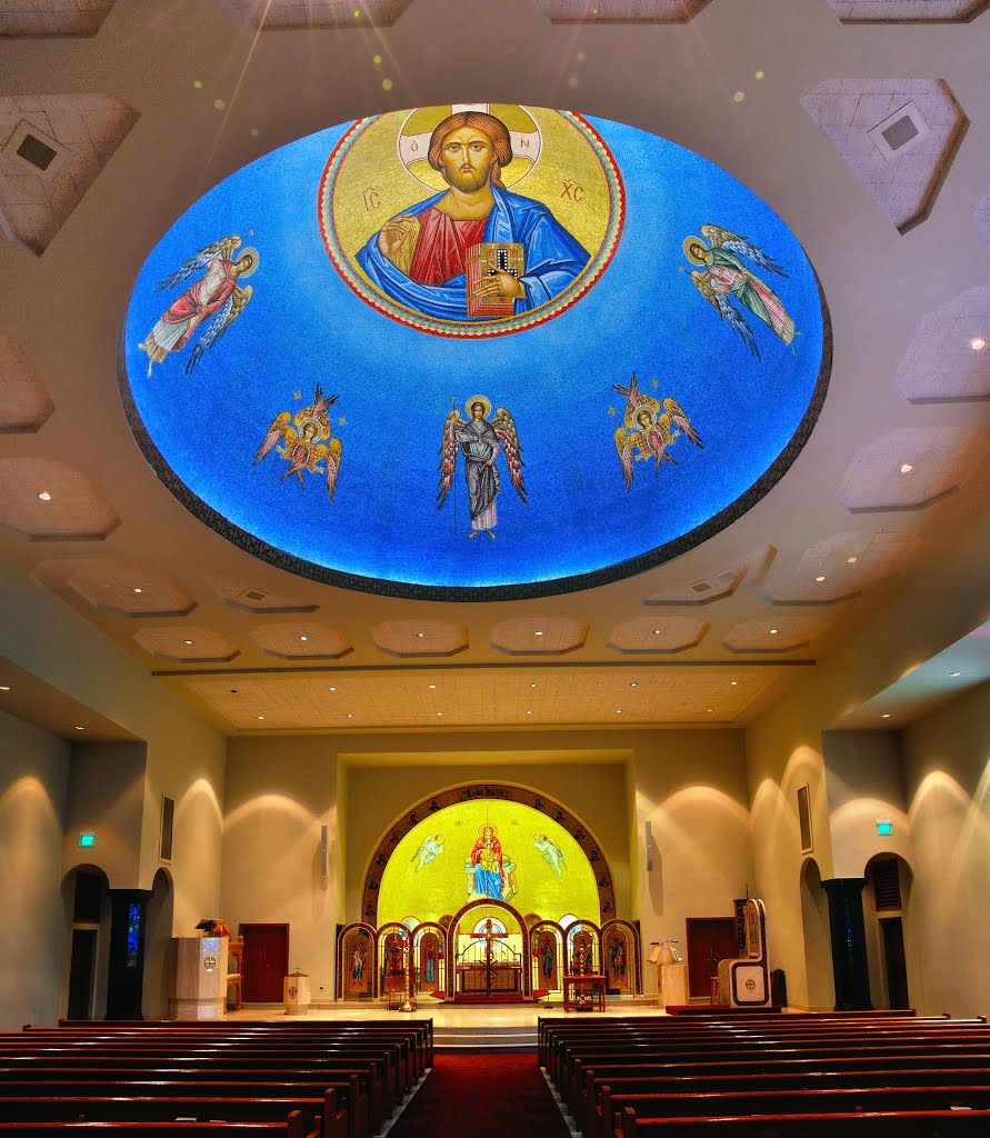 VIRGINIA: NEWPORT NEWS: Saints Constantine and Helen Greek Orthodox Church, 60 Traverse Road interior looking toward the apse panorama, Ньюпорт-Ньюс