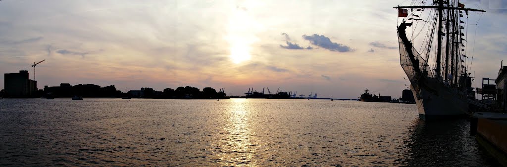 Sunset on the Elizabeth River, Портсмут