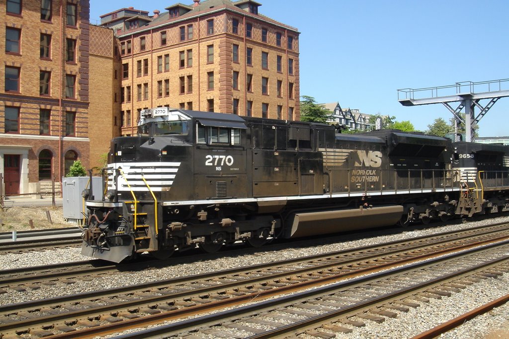 NS Train coming into Roanoke Yard, Роанок