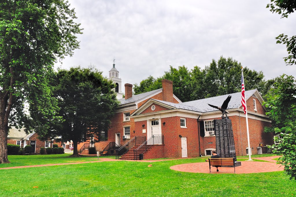 VIRGINIA: ESSEX COUNTY: TAPPAHANNOCK: new Essex County Courthouse (1848), 300 Prince Street rear side view, Таппаханнок