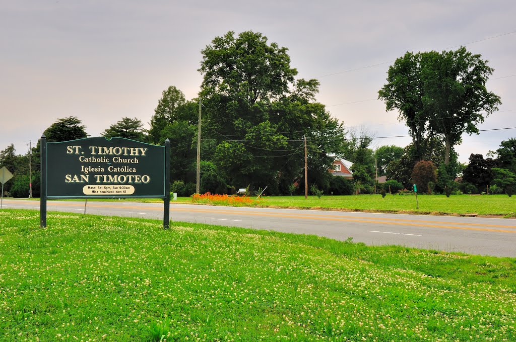 VIRGINIA: ESSEX COUNTY: TAPPAHANNOCK: St. Timothy Catholic Church, 708 Church Lane (U.S. Route 17) road sign, Таппаханнок