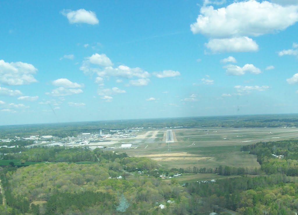 Richmond International Airport (KRIC), Richmond, VA, Хайленд-Спрингс