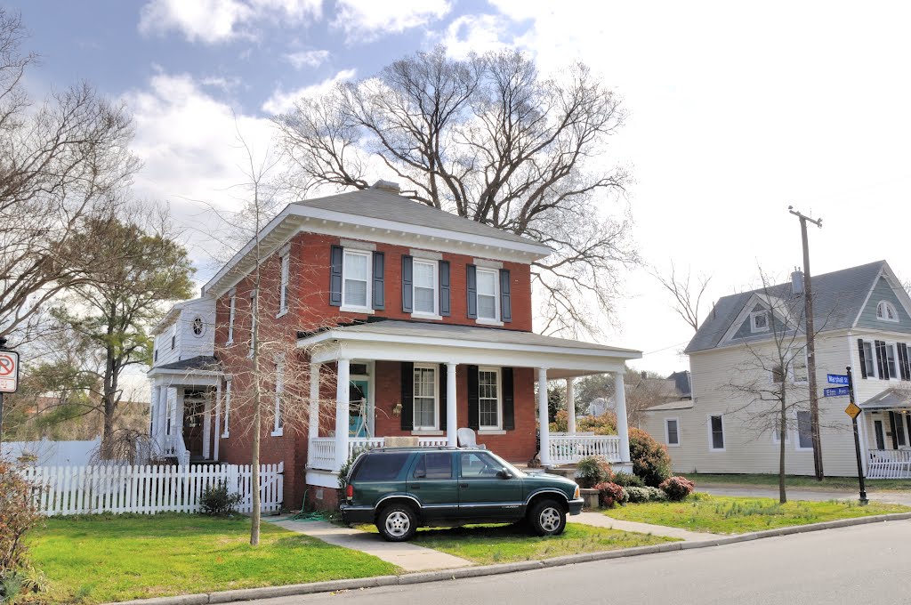 VIRGINIA: HAMPTON: PASTURE POINT: private home at corner of Marshall Street and Elm Avenue 2, Хэмптон