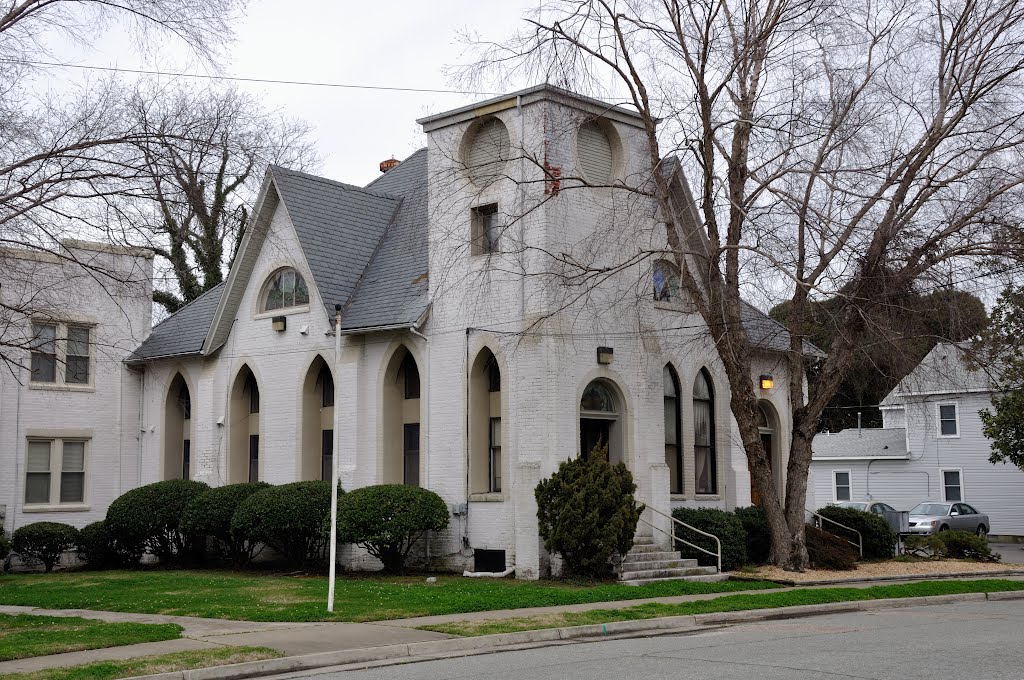 VIRGINIA: HAMPTON: originally Hampton Christian Church (1885)--the original steeple has been removed since then, and the property sold--240 Chapel Street, Хэмптон