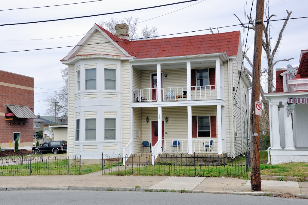 VIRGINIA: HAMPTON: classic houses: 213 South Armistead Street, Хэмптон