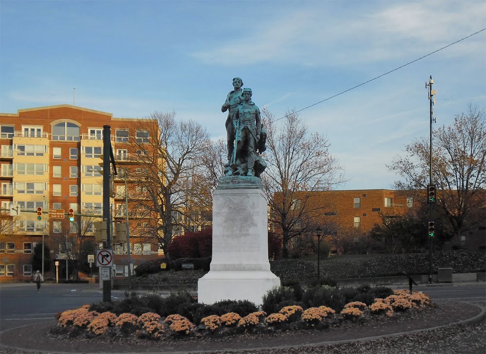 Monument to Lewis and Clark, Charlottesville, VA., Чарлоттесвилл