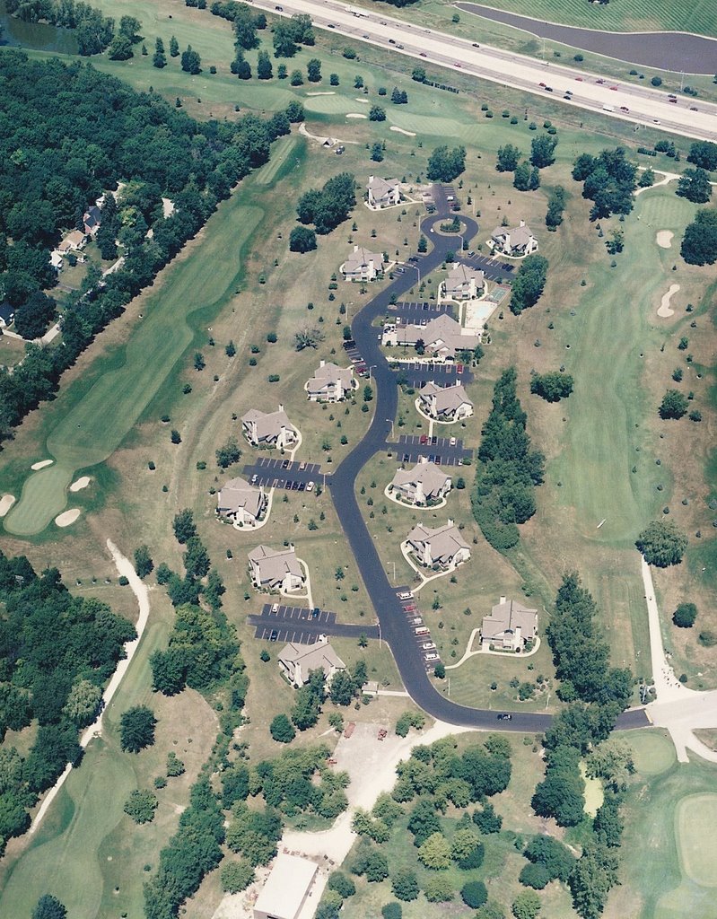 Overview of the Residence Inn by Marriott - Brookfield, WI -- surrounded by an 18-hole golf course!, Брукфилд