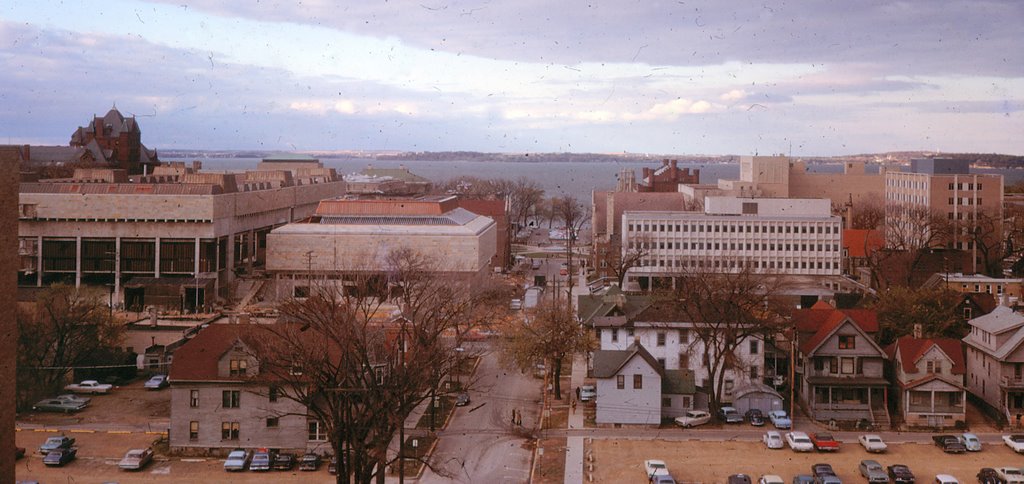 University of Wisconsin - 1967.  Left to Right: Humanities Building, Elvehjem Building, Extension Building, Memorial Library in the Background., Мадисон