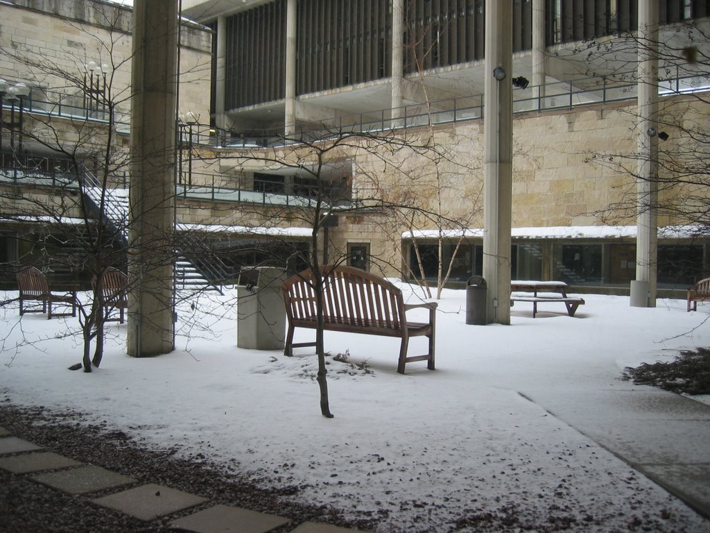 Courtyard inside Humanities Building - University of Wisconsin, Madison, Мадисон