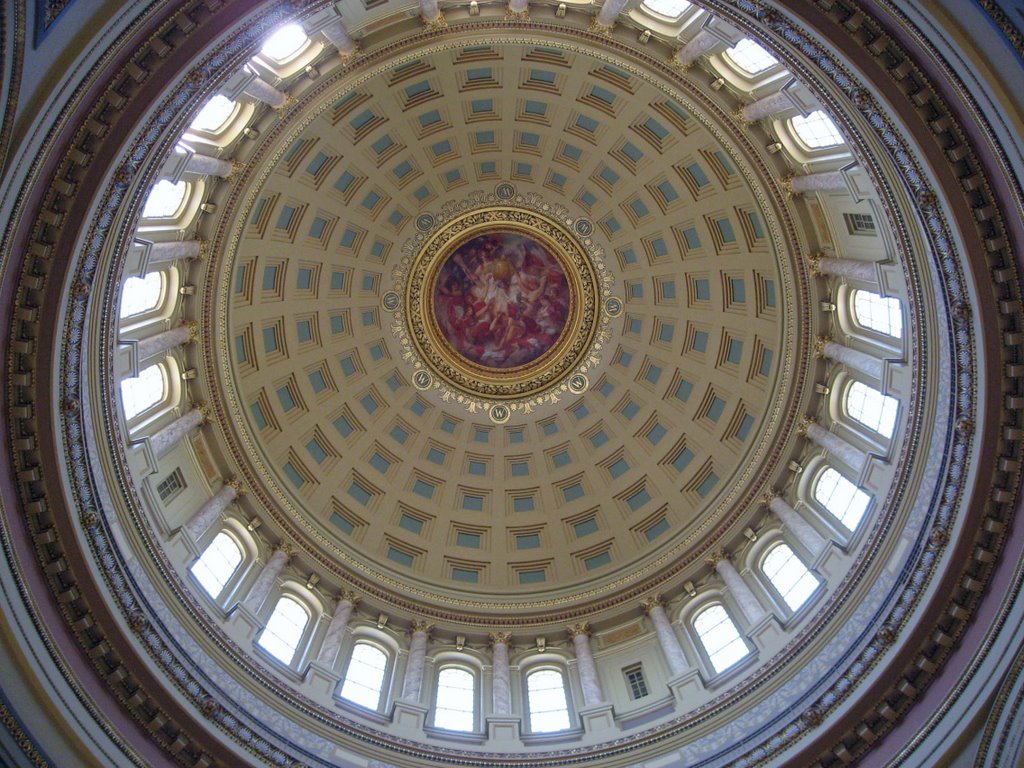 Capitol dome in Madison, Wisconsin by Joe Recer, Мадисон