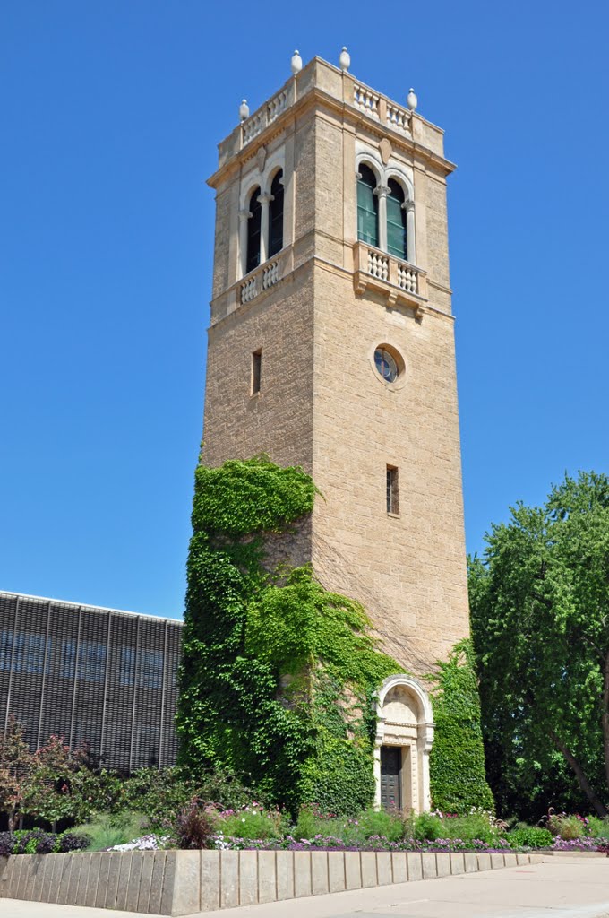 Bell Tower on Observatory Drive, Мадисон