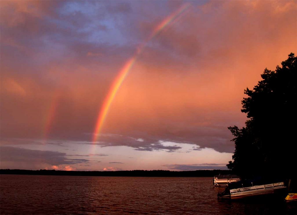 Double rainbow at Lake Dubay Wisconsin, Манитауок