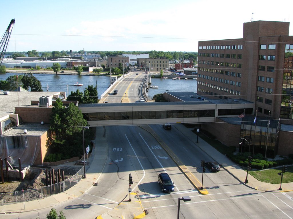 Downtown Oshkosh and the Fox River, Ошкош