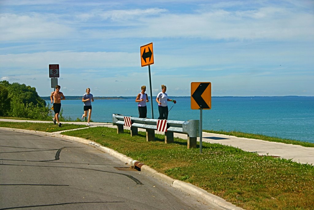 Joggers on the north Shore, Sheboygan, Wisconsin, Шебоиган