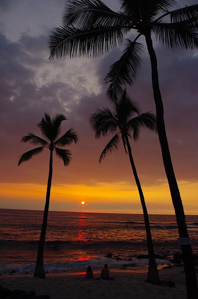 Sunset at Honls Beach, near Kailua-Kona., Каилуа