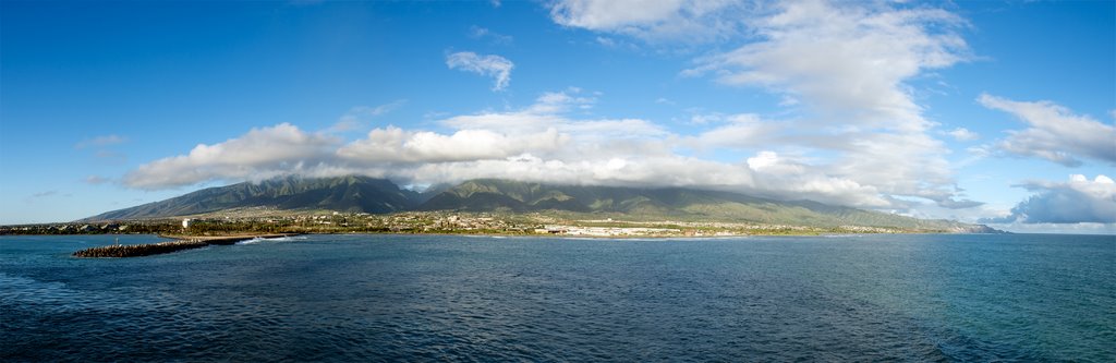 Kahului Harbor Entrance - Iao Valley - West Maui Mountains, Кахулуи
