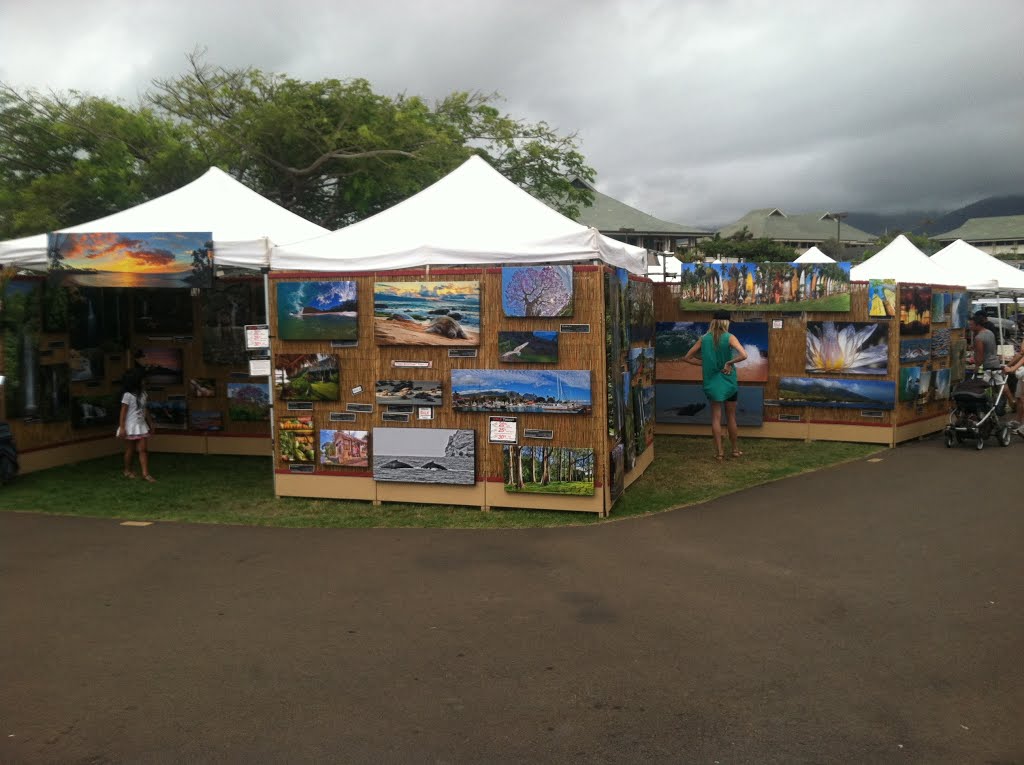 Cloudy Skies at the Maui Flea Market 6-23-12, Кахулуи