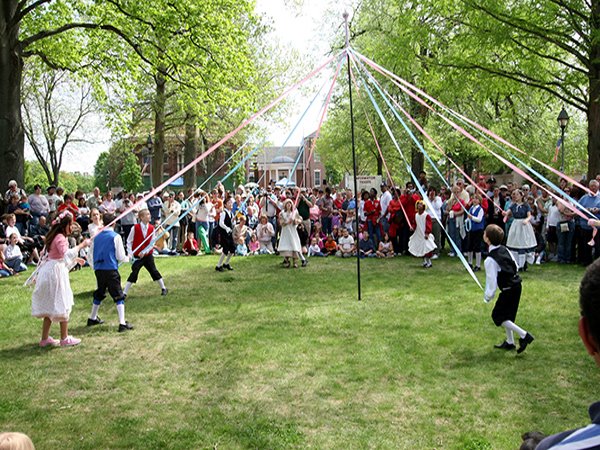 Old Dover Days Maypole Dancing, Довер