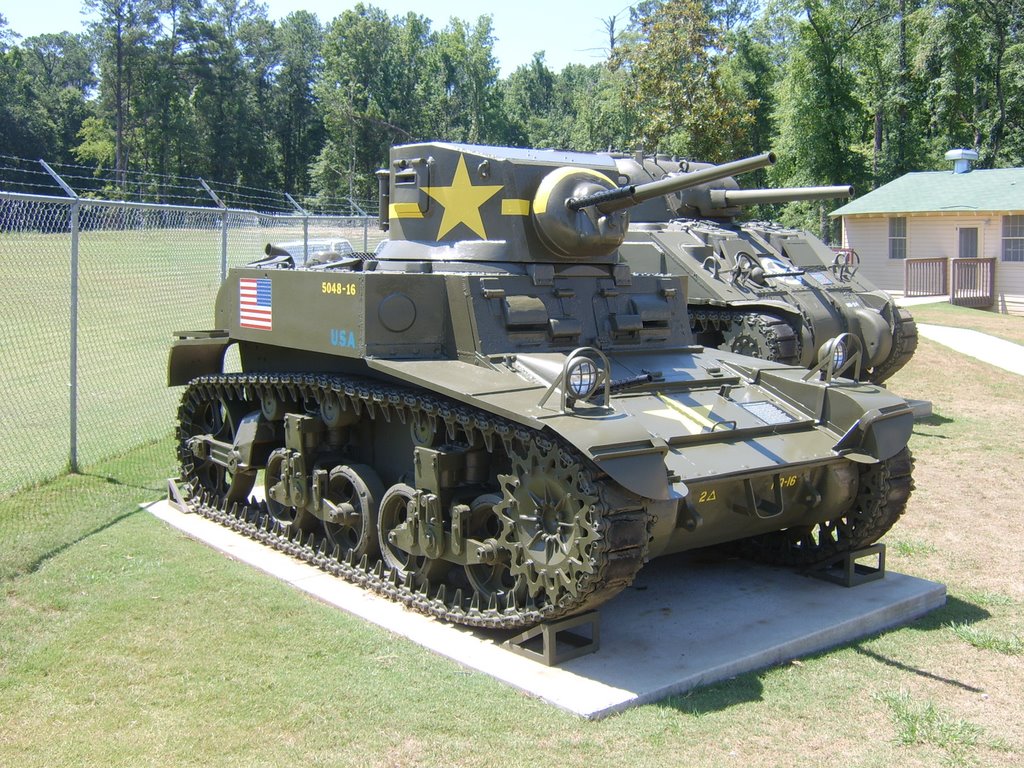 Stuart and Sherman Tanks, Белведер Парк