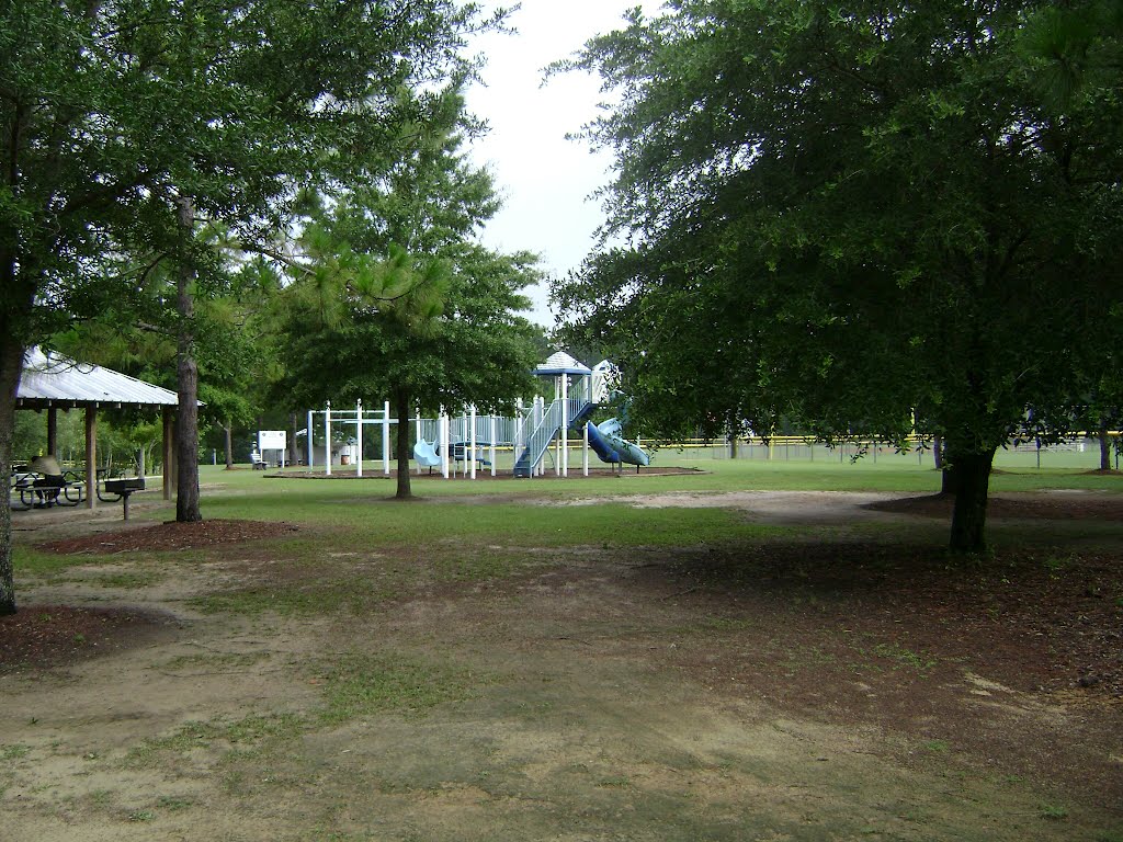 Vallotton Youth Complex playground and picnic shelter, Валдоста