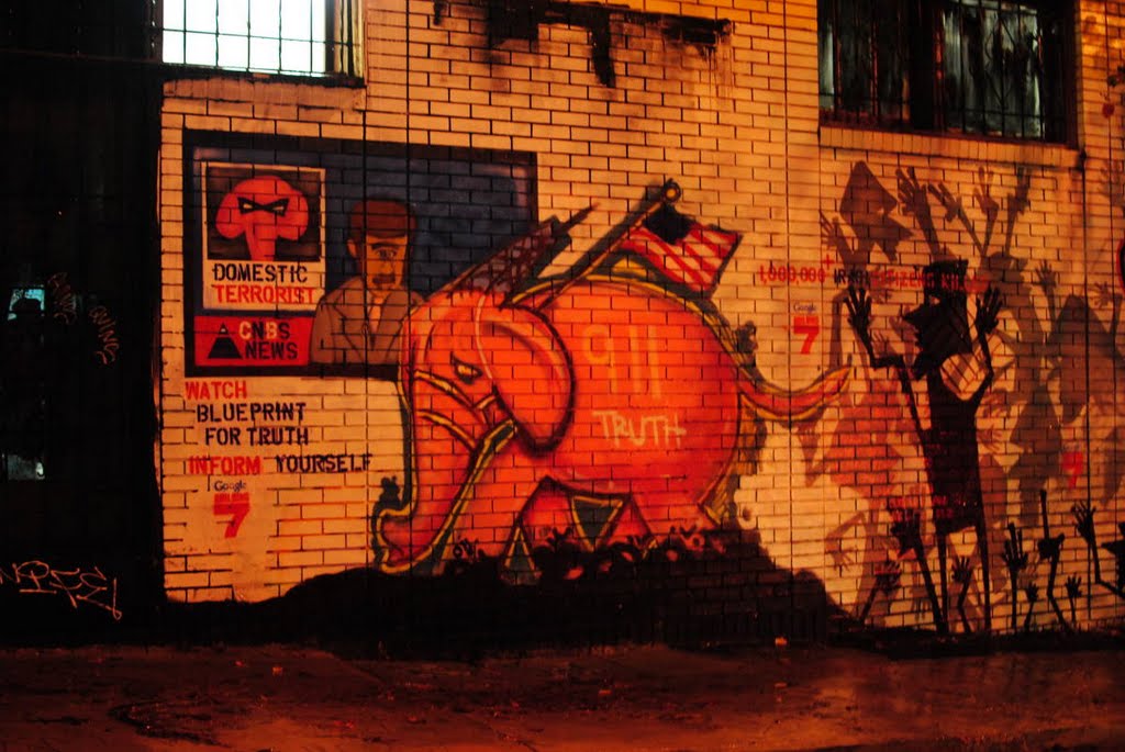 Mural for 911 Truth in Little Five Points, Грешам Парк