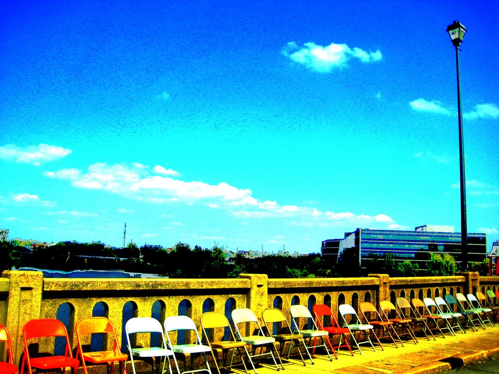 Chairs for Banquet on the Bridge, Колумбус
