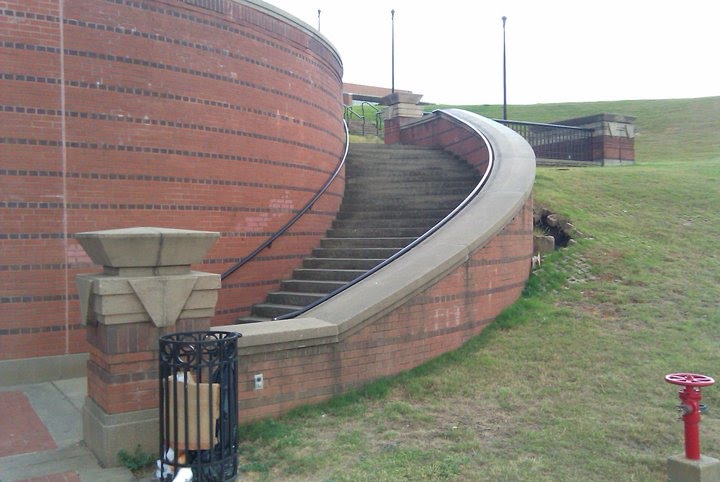 Spiral staircase at Riverwalk, Колумбус