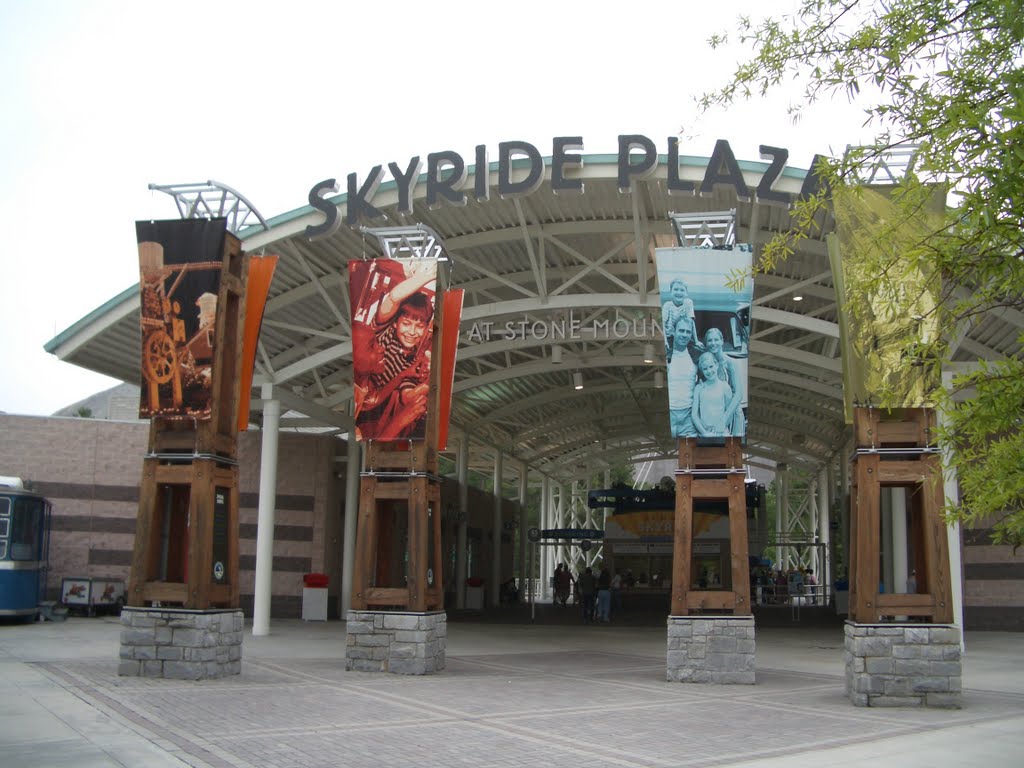 Skyride Plaza, Stone Mountain Park., Лукоут Моунтаин