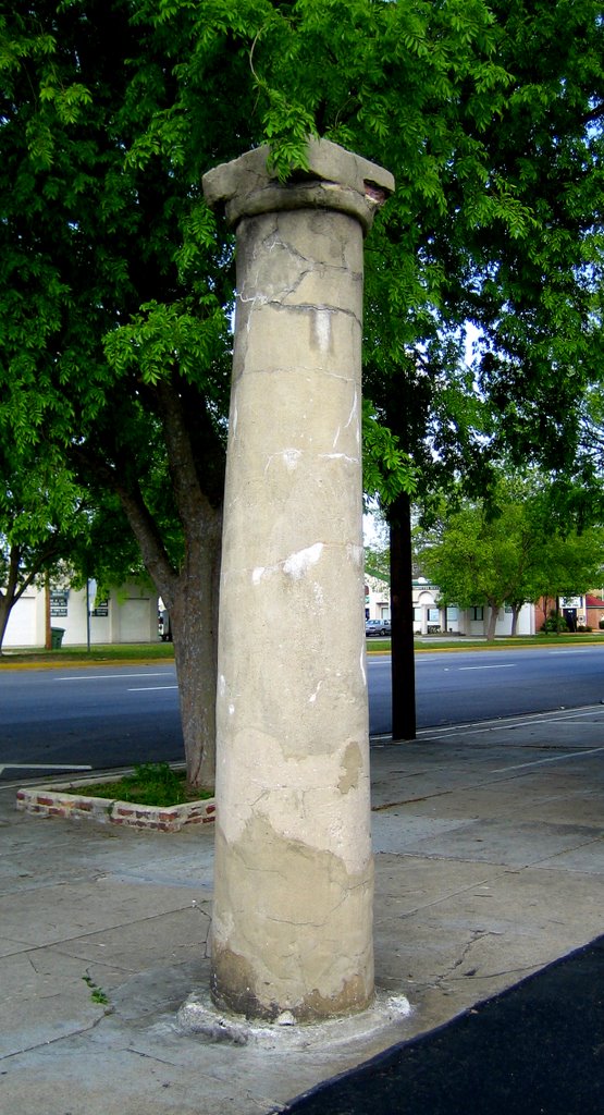The Haunted Pillar, Огаста