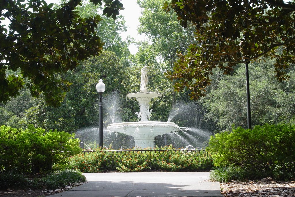 Forsyth Park fountain, manufactured in New York in 1858 (7-2009), Саванна