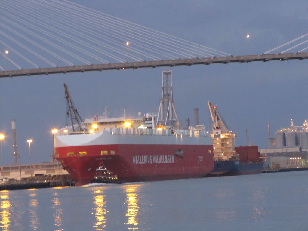 Large container ship approaching the Talmadge Memorial Bridge, River Street...Savannah, Georgia, Саванна