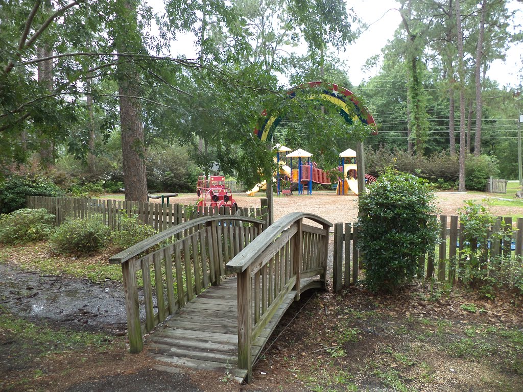 Macy-Brance Memorial Playground in Geo. M. Dame Memorial Park, Homerville, Хомервилл