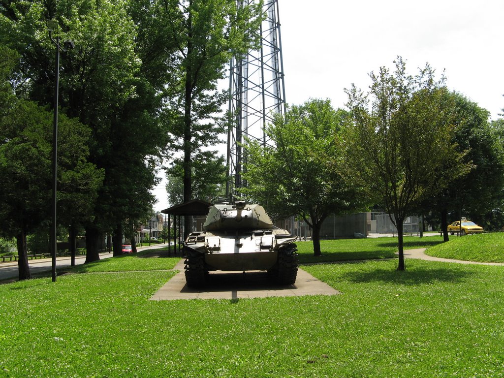 WWII tank at Quincy Hill Park, Паркерсбург