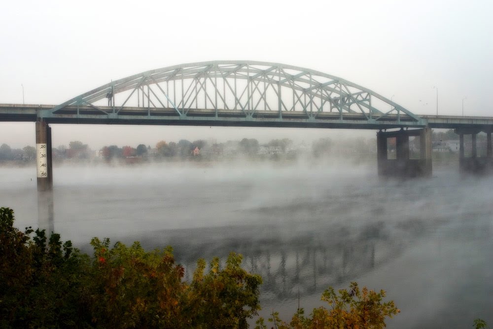 I-64 Bridge In The Fog, Charleston, WV, Чарльстон
