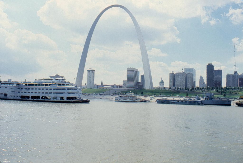 Saint Louis Arch from the River, Сент-Луис