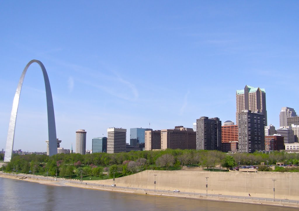Riverfront Scape with Gateway Arch, St. Louis, MO, Сент-Луис