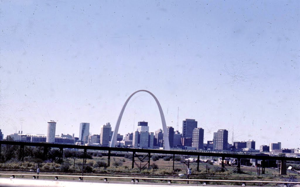 St Louis Arch Oct 1977, Сент-Луис