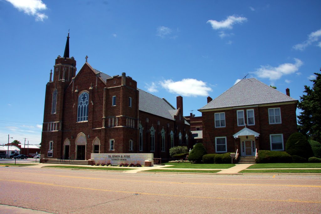 Catholic Church In Gillespie, Illinois......(1622394350), Бенлд