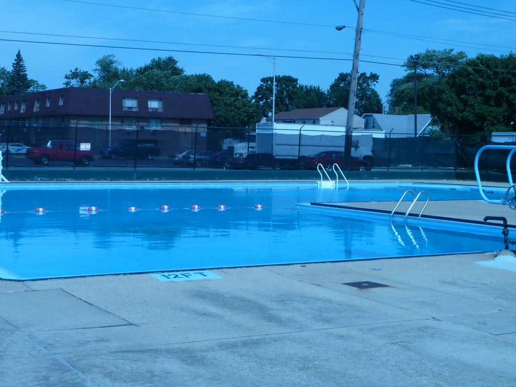Maple Ave. Pool, Бервин